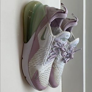 Nike 270